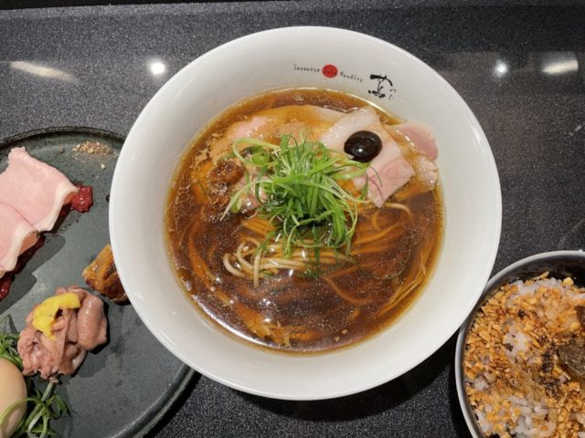 代々木上原:Japanese Soba Noodles 蔦で特製醤油そばを食べてみた【ラーメンレビュー】